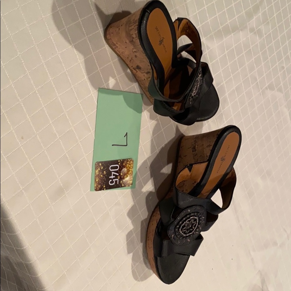 Cork wedges